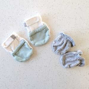Set Of 2 Newborn (0-3 Months) No scratch Baby Mittens White, Sage Green, Gray